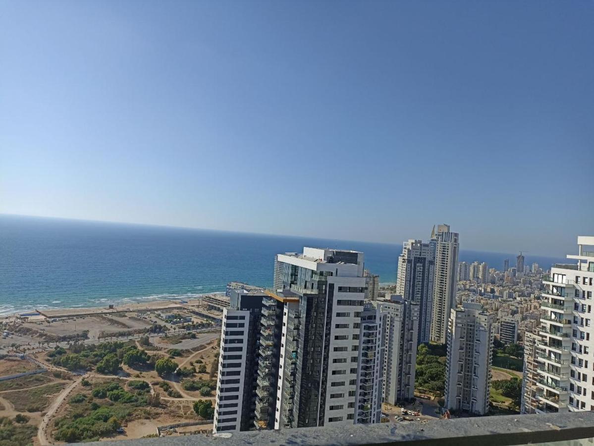 Yalarent Sea-Breeze Penthouse With Jacuzzi Apartment Bat Yam Exterior foto