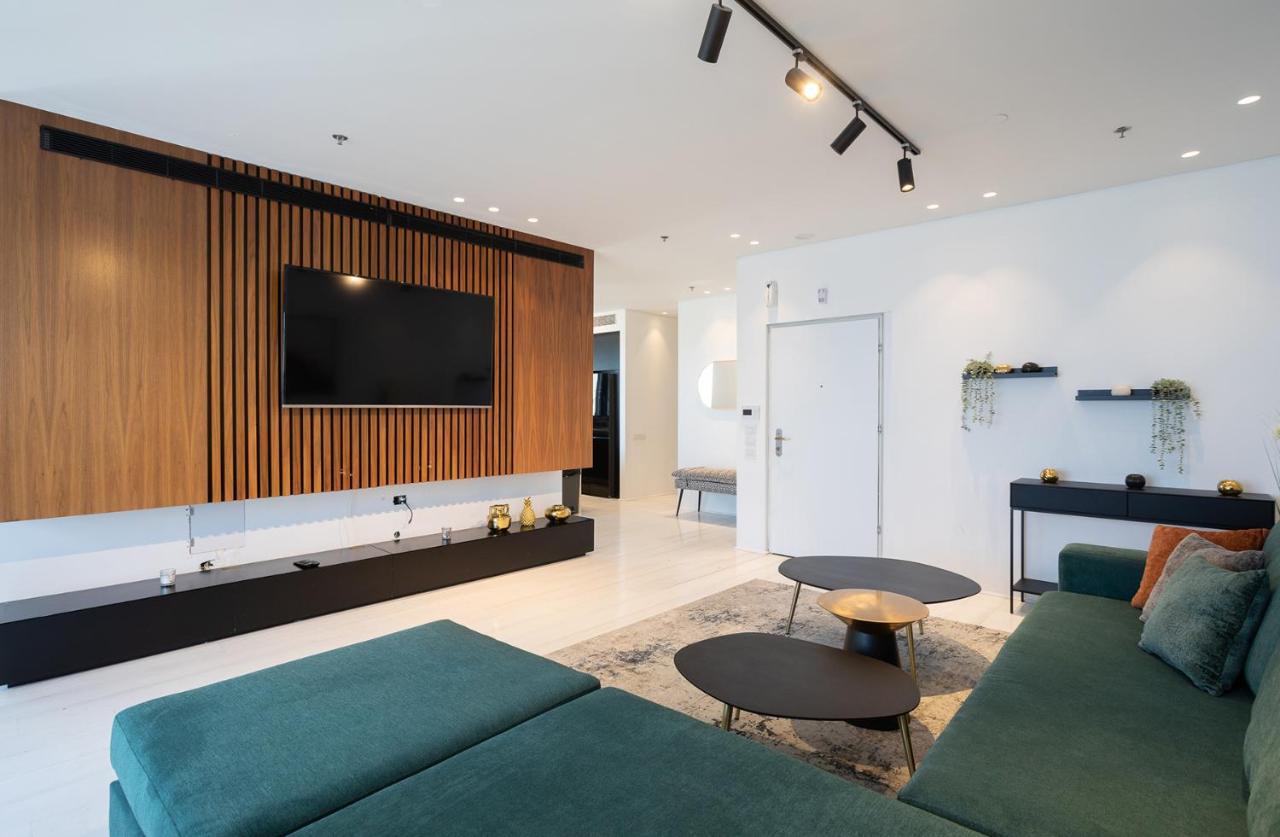 Yalarent Sea-Breeze Penthouse With Jacuzzi Apartment Bat Yam Exterior foto