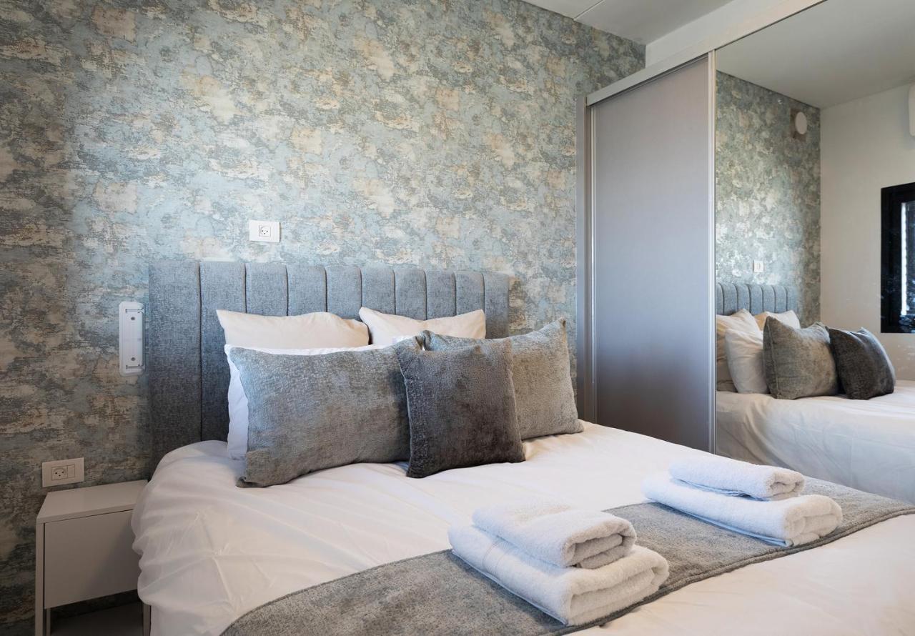 Yalarent Sea-Breeze Penthouse With Jacuzzi Apartment Bat Yam Exterior foto