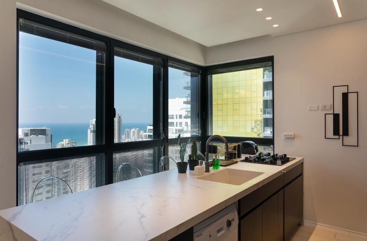 Yalarent Sea-Breeze Penthouse With Jacuzzi Apartment Bat Yam Exterior foto