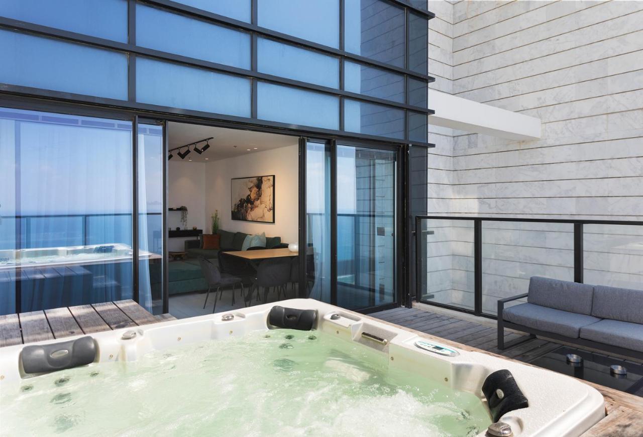 Yalarent Sea-Breeze Penthouse With Jacuzzi Apartment Bat Yam Exterior foto