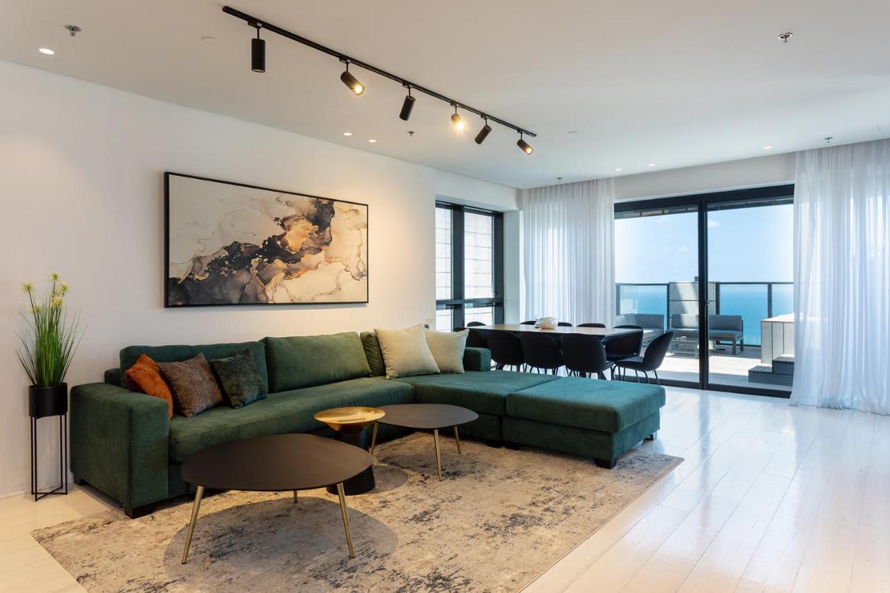 Yalarent Sea-Breeze Penthouse With Jacuzzi Apartment Bat Yam Exterior foto