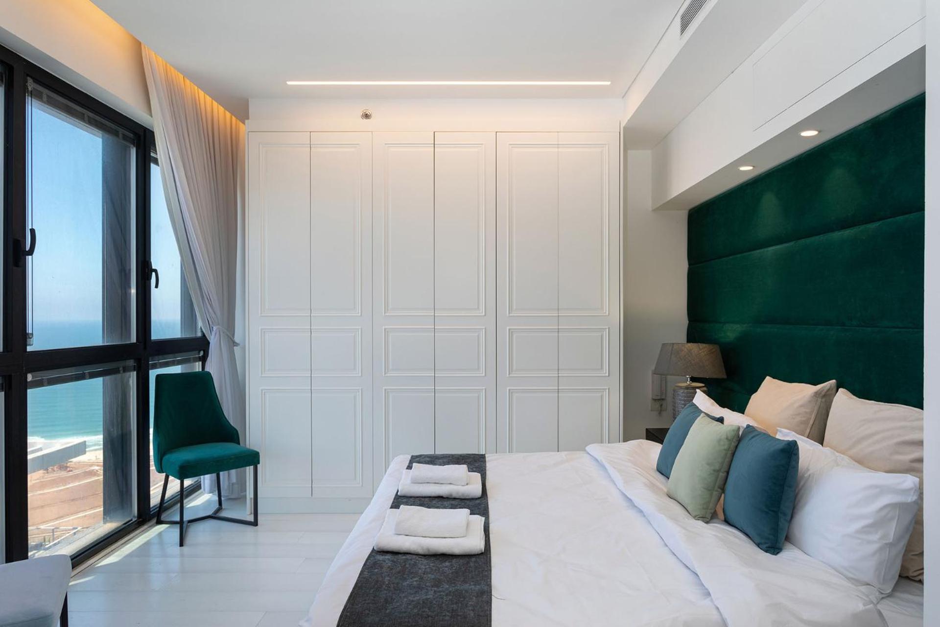 Yalarent Sea-Breeze Penthouse With Jacuzzi Apartment Bat Yam Exterior foto